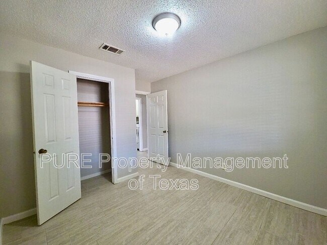 Building Photo - 1081 Private Rd 7023