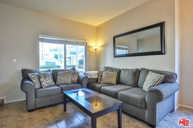 Building Photo - 926 W Philadelphia St