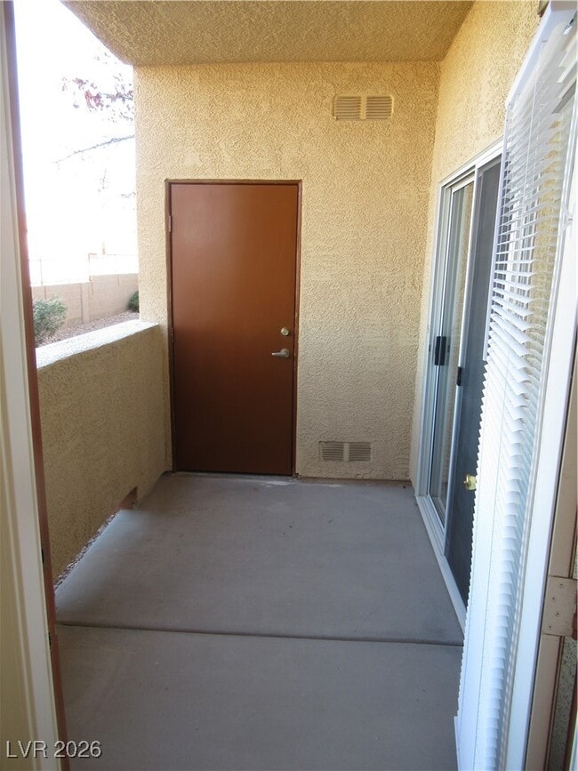 Building Photo - 1050 E Cactus Ave