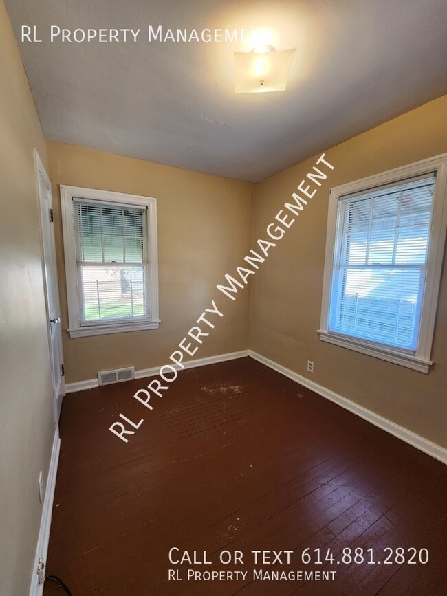 Building Photo - Cozy 2 Bedroom 1 Bathroom home in Eastmoor!