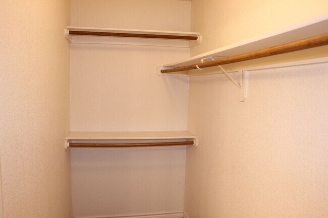 Building Photo - 4600 Waterproof Dr