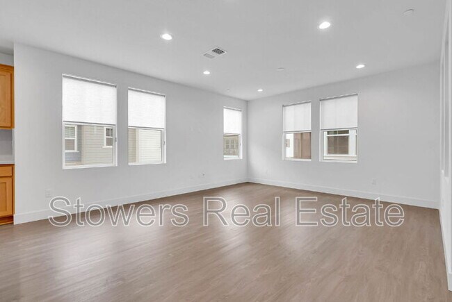 Building Photo - 1416 Julia Ln