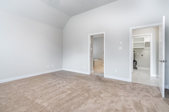 Building Photo - 204 Upland Dr