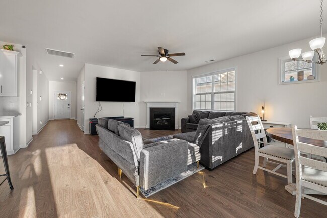 Building Photo - 5016 Cinnamon Run