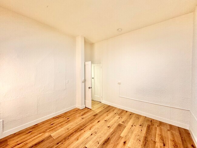 Building Photo - 739 Normandie Ave
