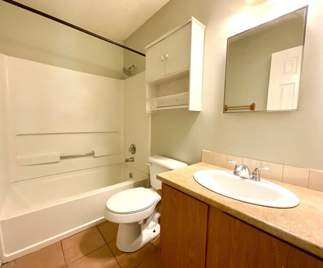 Building Photo - 3BD/2.5BA Dover Ridge Home Near 1604 – No Carpet, Fenced Yard & Covered Patio!