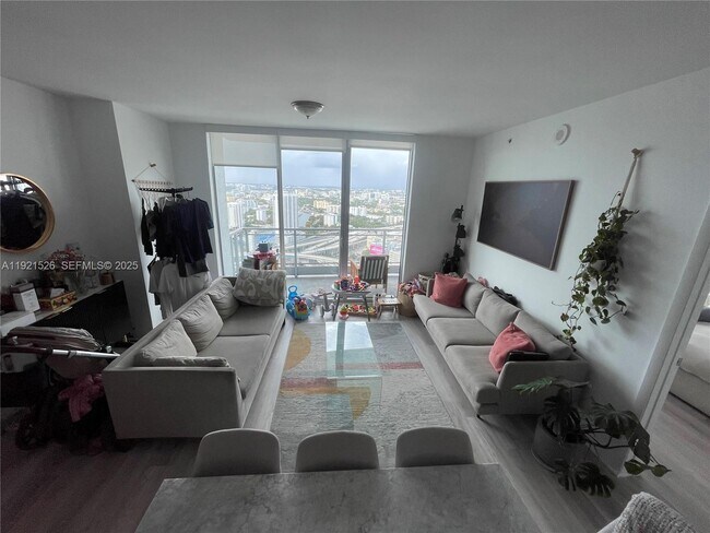 Building Photo - 90 SW 3rd St