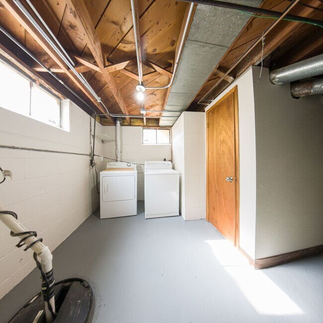 Building Photo - Updated 2-Bedroom, 1-Bath with Large Backyard