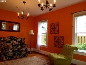 Building Photo - Beautiful 2 bedroom