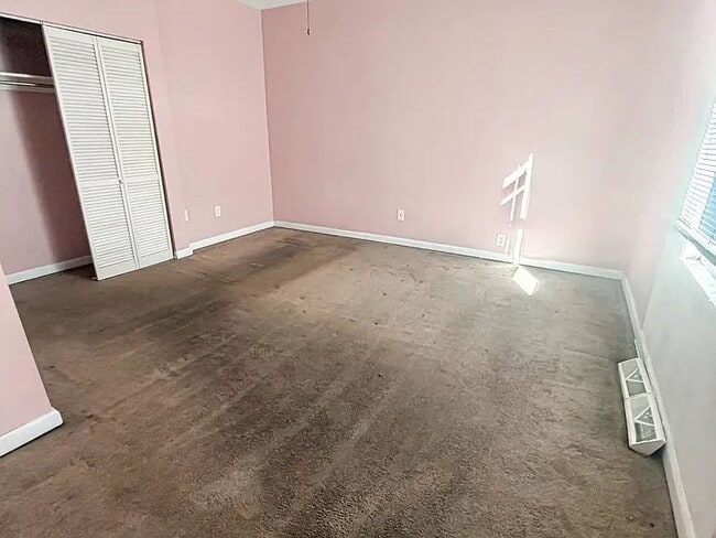 Building Photo - Affordable & Low-Maintenance 1BR Apartment – Comfortable Living Made Easy