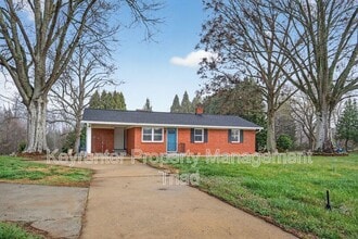 Building Photo - 8022 Linville Rd