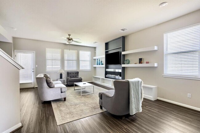 Building Photo - 5547 Bellissima Way