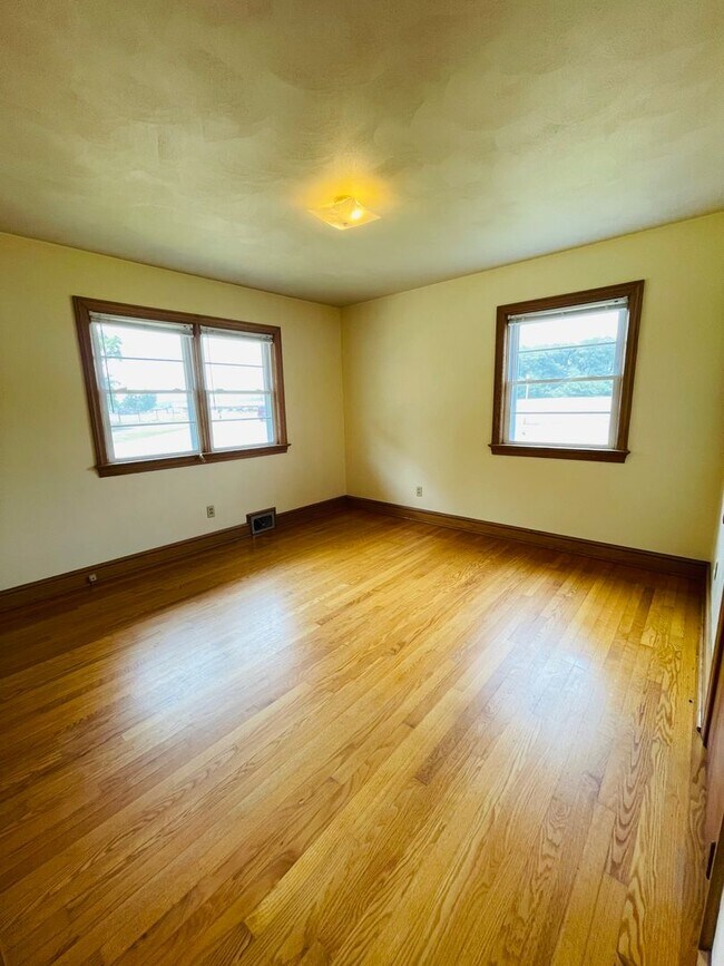 Building Photo - Home for Rent in Dayton