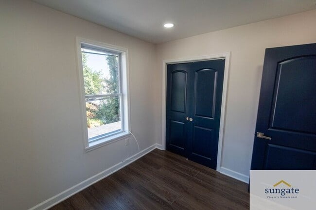 Building Photo - 1602 Cypress St