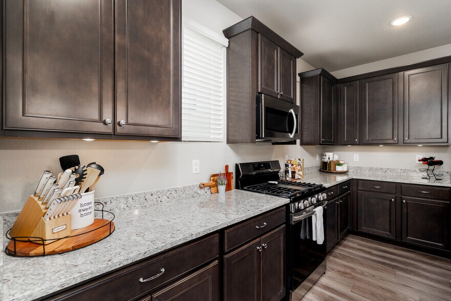 Building Photo - 1643 Rose Quartz Hts