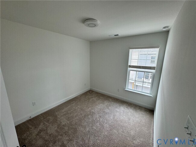 Building Photo - 13836 Randolph Pond Ln