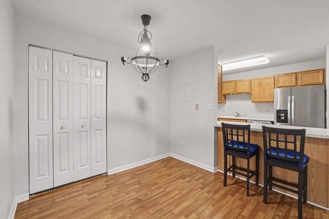 Building Photo - 13085 W Cedar Dr