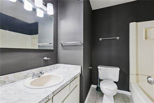 Building Photo - 241 Helen St