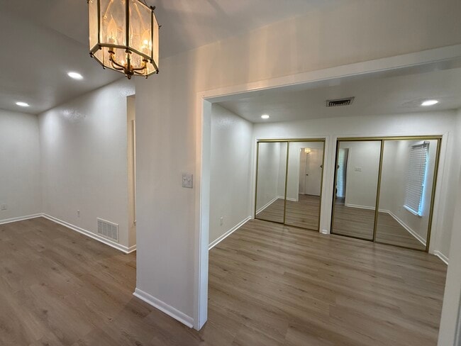 Building Photo - 4638 Bonner Dr