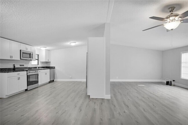 Building Photo - 10526 Bay Hills Cir