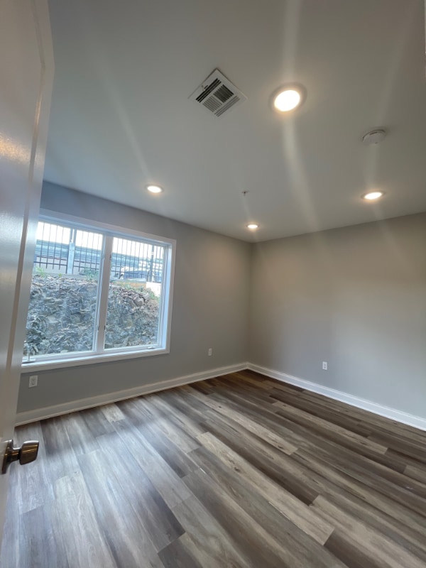 Building Photo - 15-27 Arlington St