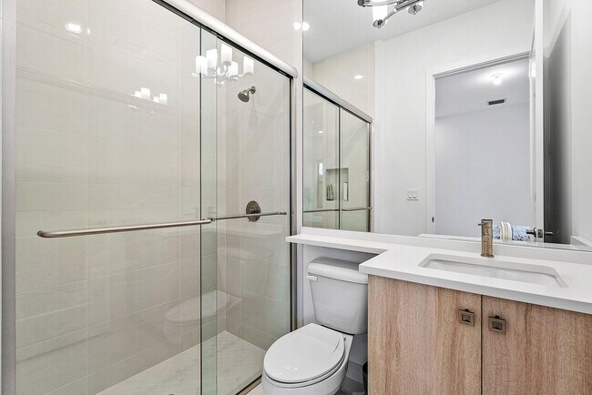 Building Photo - 8330 Essex Country Clb Dr