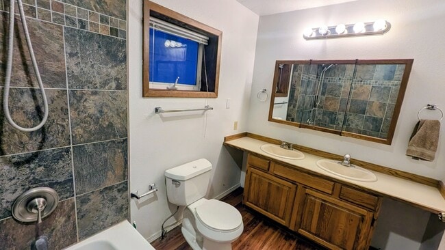 Building Photo - 1432 25th Ave