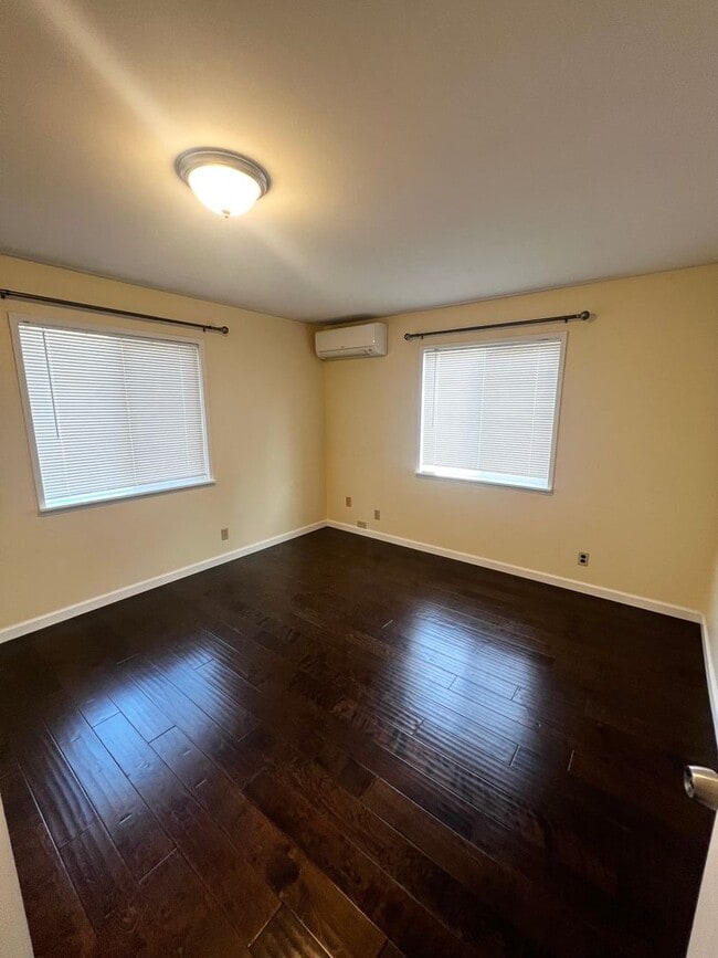 Building Photo - **** Application pending ****