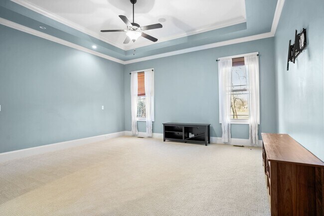 Building Photo - 611 Band Dr