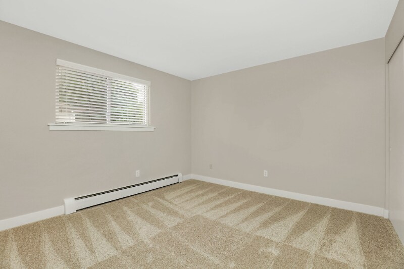 Building Photo - 830 3rd Ave NW