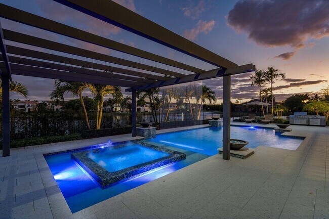 Building Photo - 17511 Cadena Dr