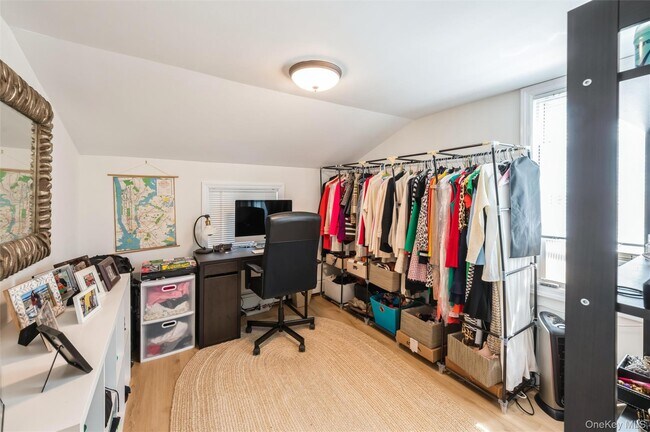 Building Photo - 18 S Washington Ave