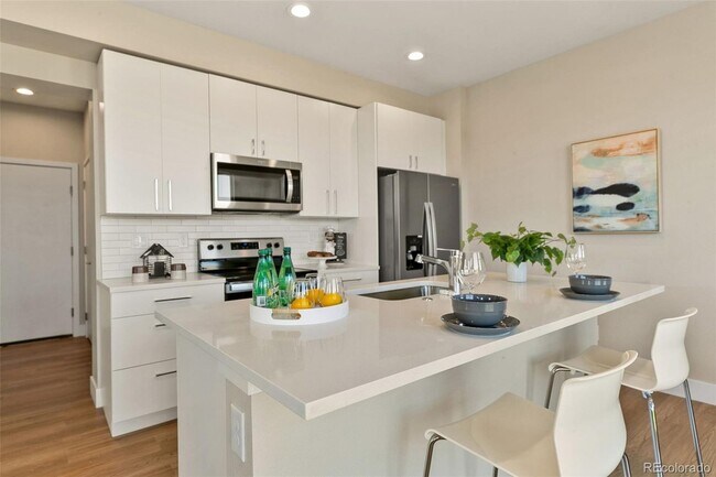 Building Photo - 521 S Main St