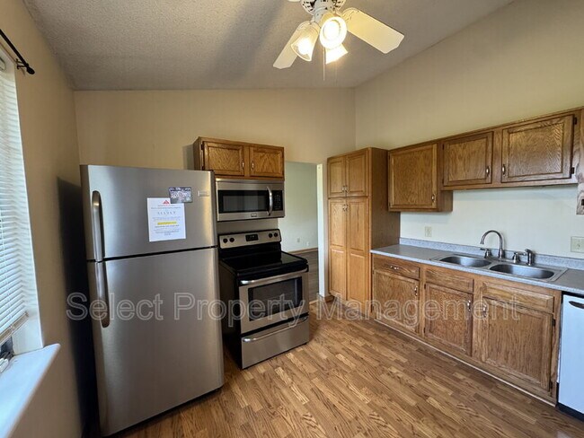 Building Photo - 8422 Lionsgate Run