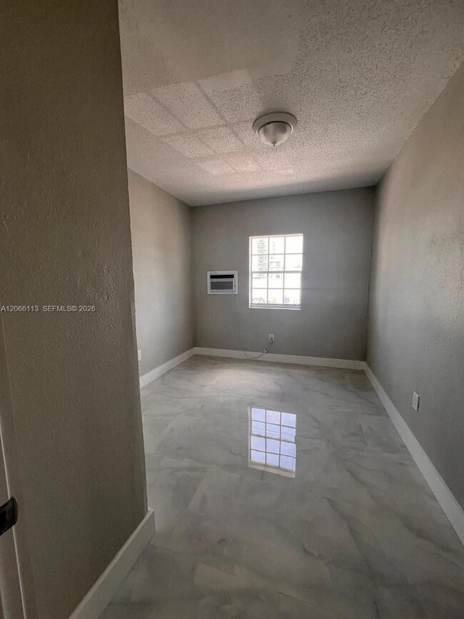Building Photo - 1625 NW 35th St