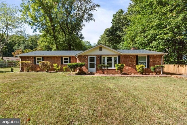 Primary Photo - 124 Winding Creek Rd