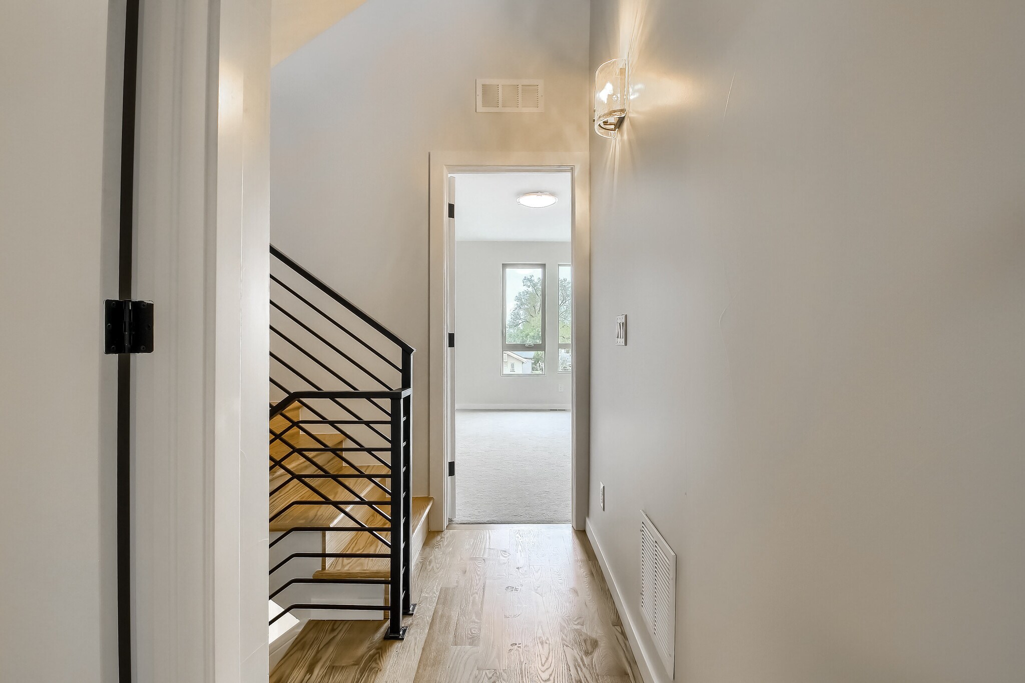 Building Photo - 2098 S Galapago St