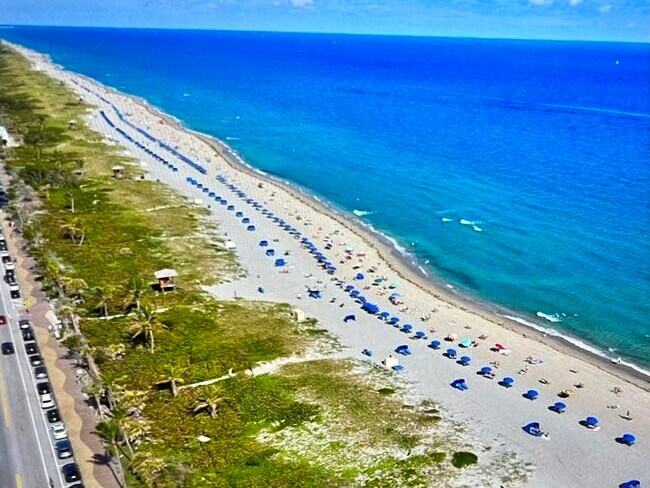 Building Photo - 250 S Ocean Blvd