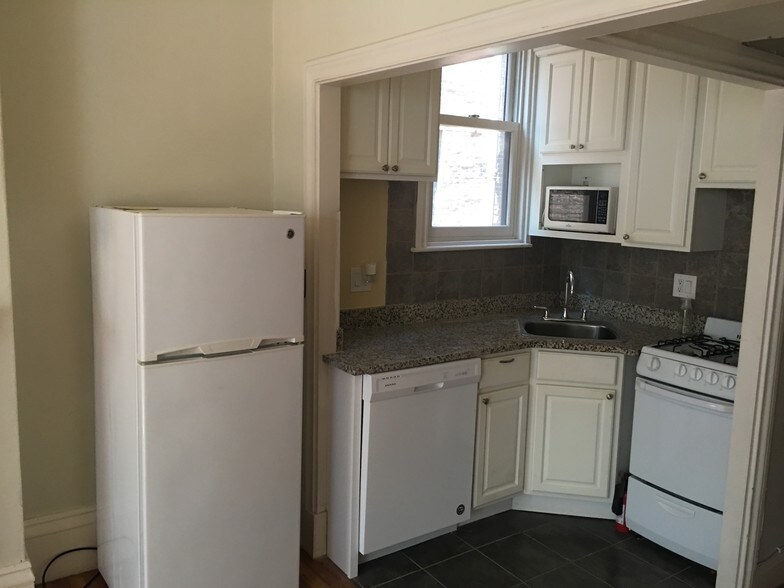 Building Photo - 45 Pinckney St