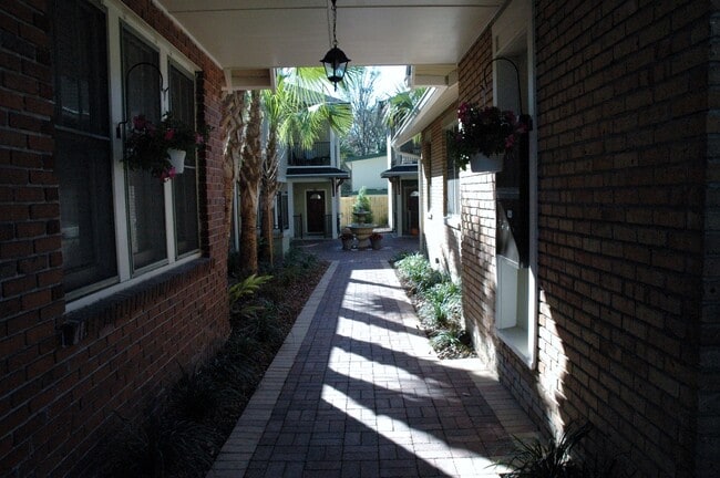 Building Photo - Cottages at Norman - 4 Bedroom 2 Bathroom ...