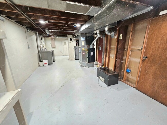 Building Photo - 3934 SE 29th Ave