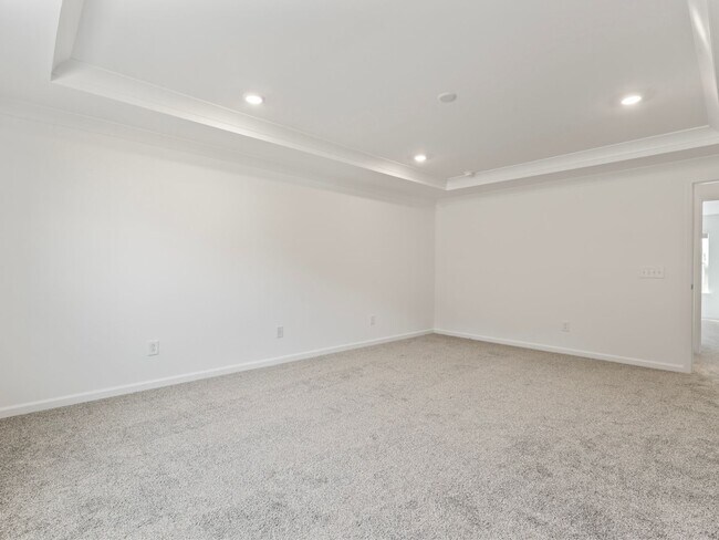 Building Photo - 5 Bed + 3 Bath Single Family Home in Charl...