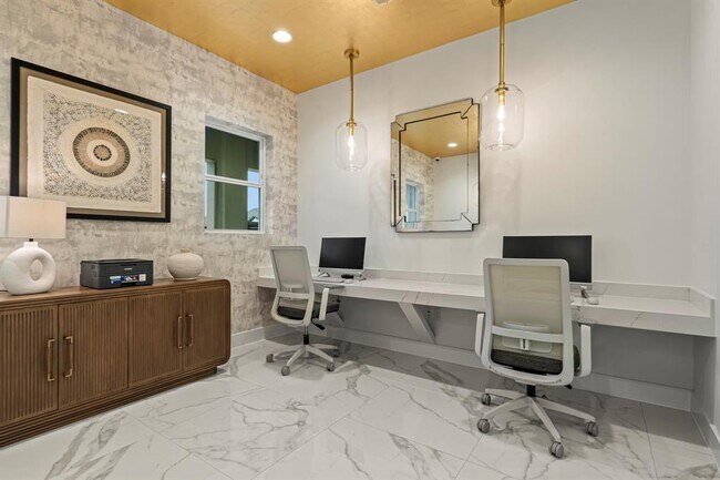 Building Photo - 1664 Hillside Terrace