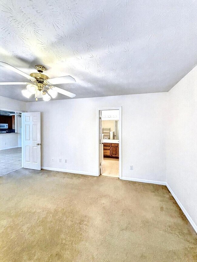 Building Photo - 4710 Kiowa Cir