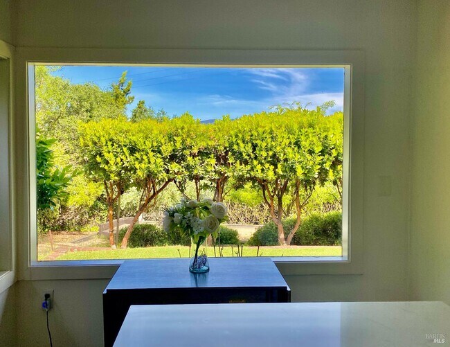 Building Photo - 1244 N Fitch Mountain Rd