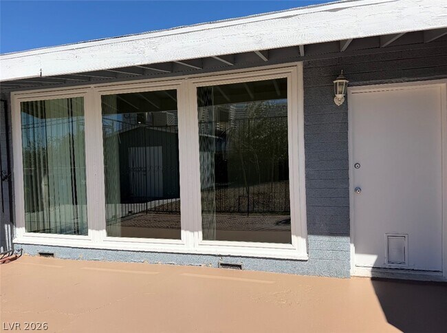 Building Photo - 2300 Santa Clara Dr