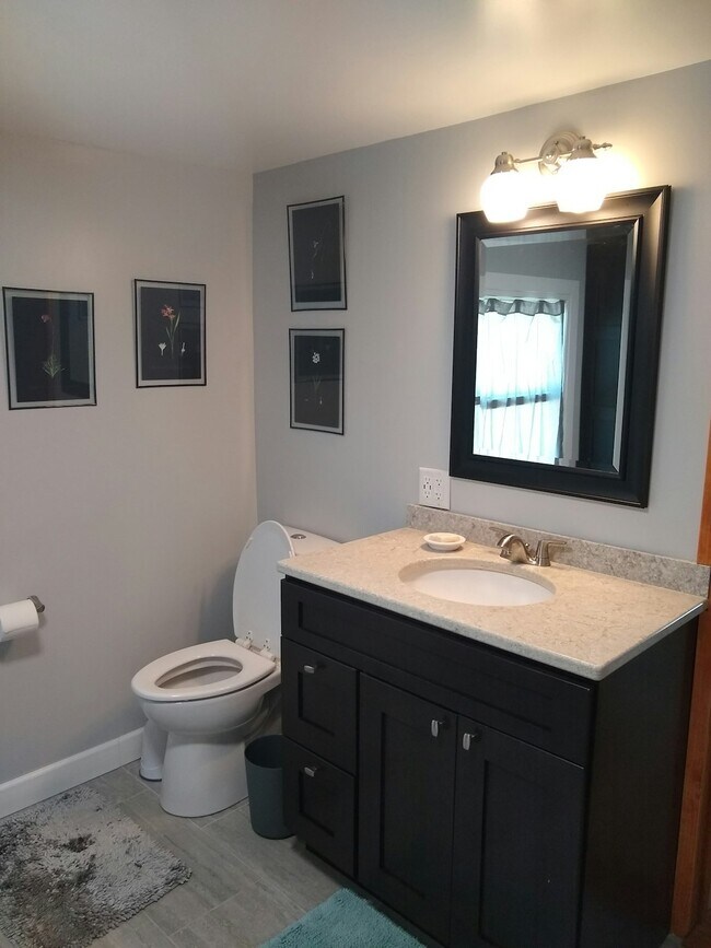 Building Photo - 2035 E Dayton St