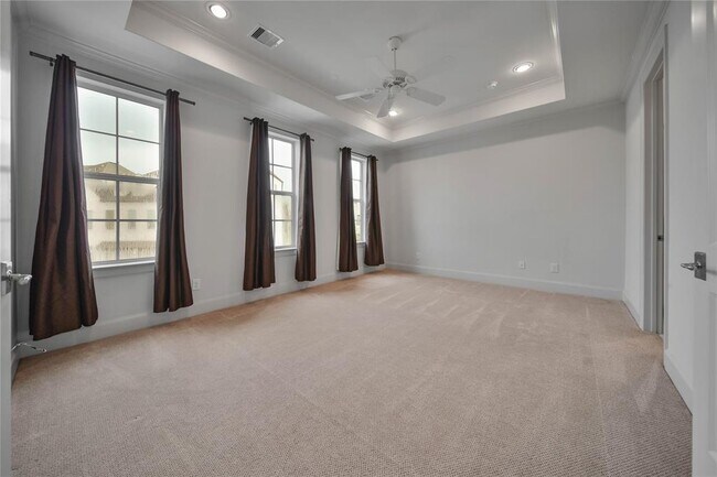 Building Photo - 42 Wooded Park Pl