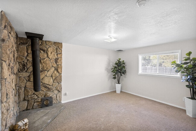 Building Photo - 17 Jose I Garcia Rd