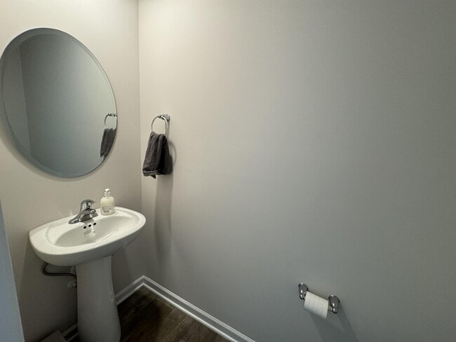 Building Photo - 4109 Laurel Rdg Dr